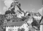 Ehemalige Felsen-Burganlage in Tüchersfeld bei Pottenstein im Landkreis Bayreuth, aufgenommen 1920. Bis heute stehen die Höfe ehemaliger Juden, die Synagoge und die Mühlenanlage.