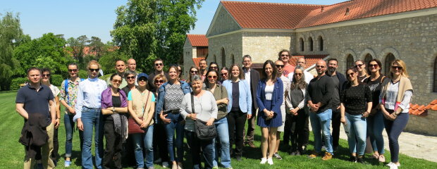 Partnertreffen Roman Legacy