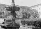 Archivbild: Die Schalenbrunnen am Geschwister-Scholl-Platzvor der LMU um 1935.