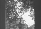 Die beiden Schalenbrunnen vor der LMU im Jahr 1938.