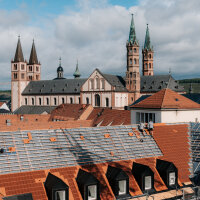 Die Dachdeckung des Mutterhauses der Würzburger Erlöserschwestern Die Dachdeckung des Mutterhauses der Würzburger Erlöserschwestern
